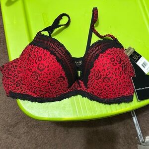 Marilyn Monroe brand “Red Leo Rose” design 38C brand new bra